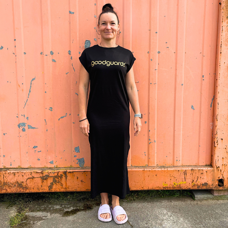 Gooddress Viscose Extended Shoulder Maxi Kleid black