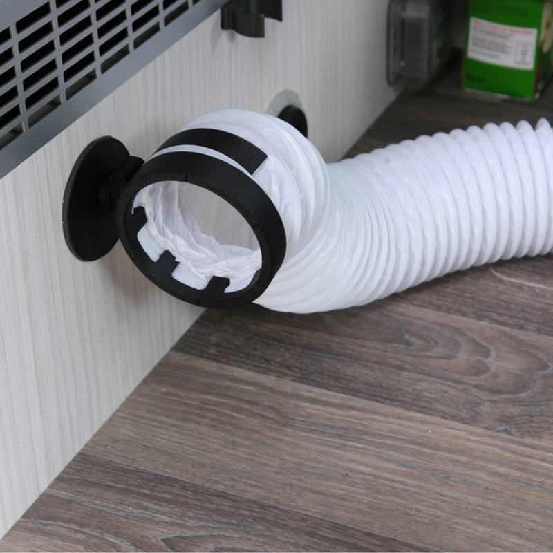 Mounting clip for 80 mm ventilation hoses
